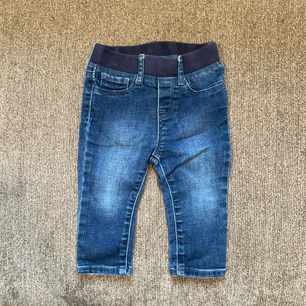 Baby gap girls jeans 6-12montha